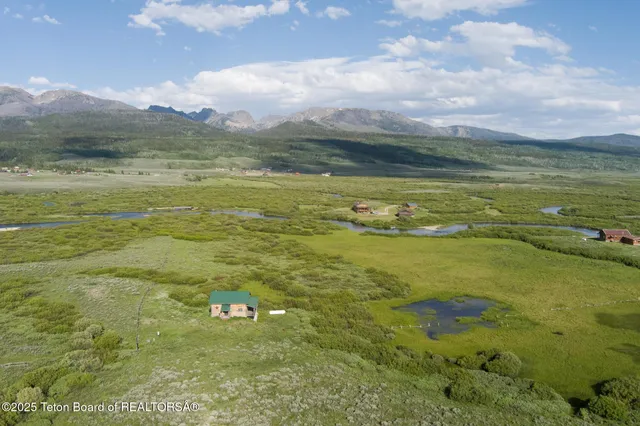 $1,100,000 | 15 Rainbow Drive, Cora, WY 82925