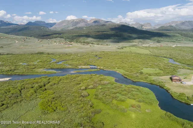 $1,100,000 | 15 Rainbow Drive, Cora, WY 82925