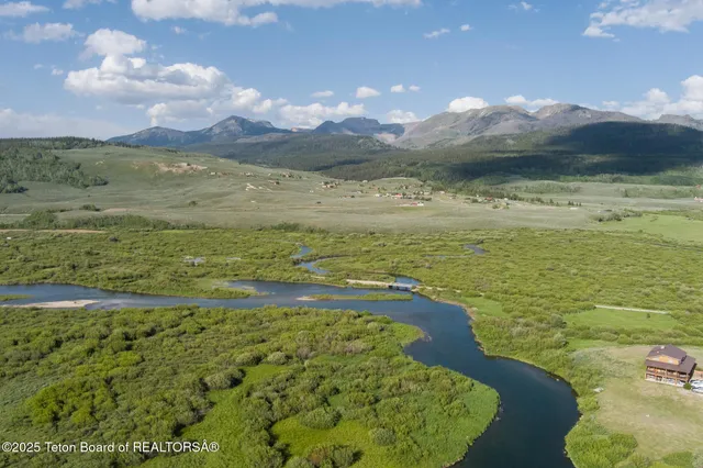 $1,100,000 | 15 Rainbow Drive, Cora, WY 82925