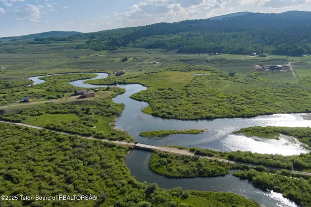 $1,100,000 | 15 Rainbow Drive, Cora, WY 82925