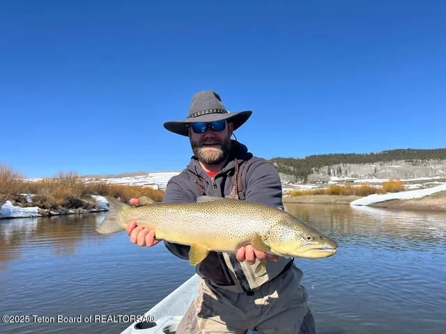 $1,100,000 | 15 Rainbow Drive, Cora, WY 82925