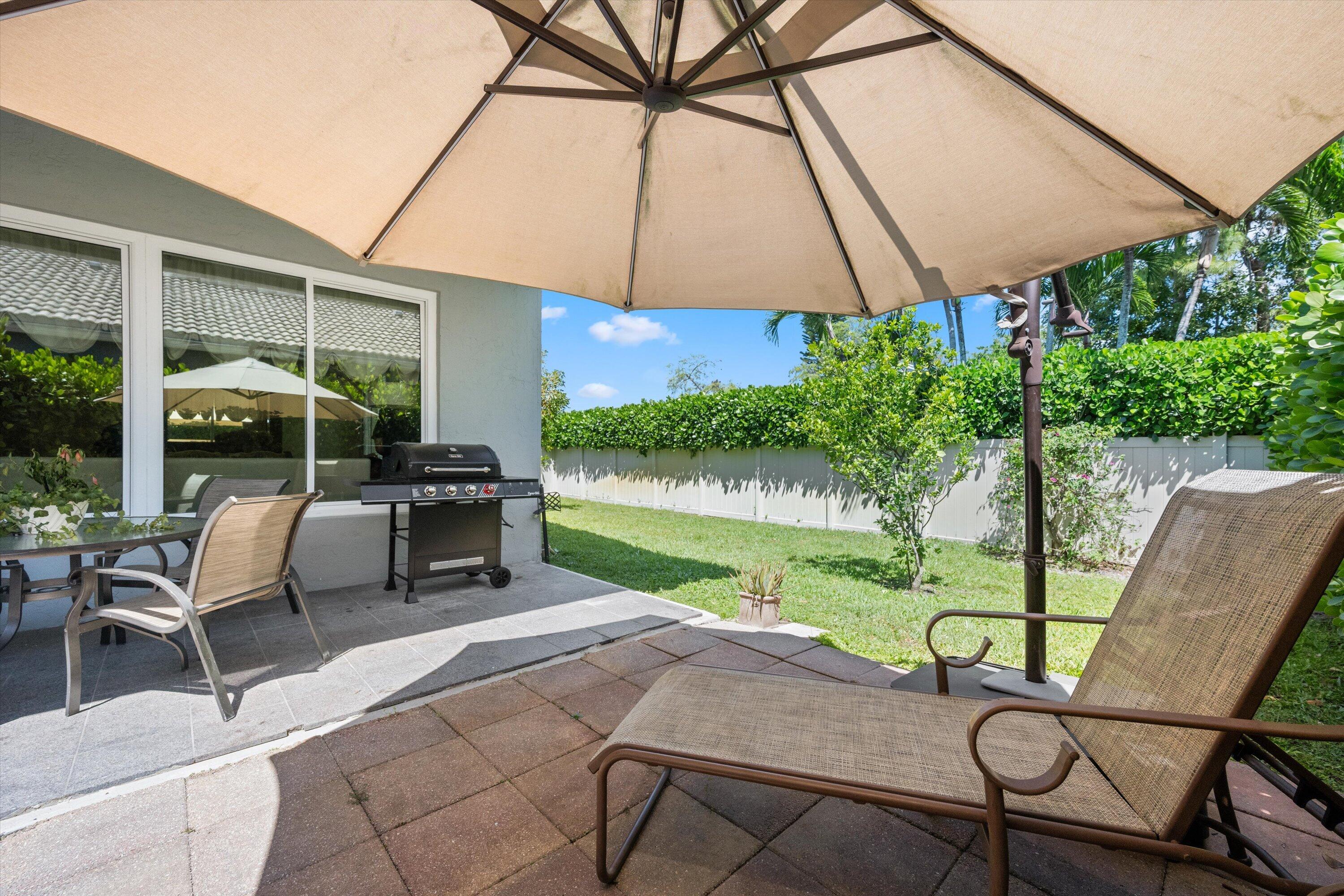 1110 Aviary Road Wellington, FL 33414 - Photo 38 of 51 Patio
