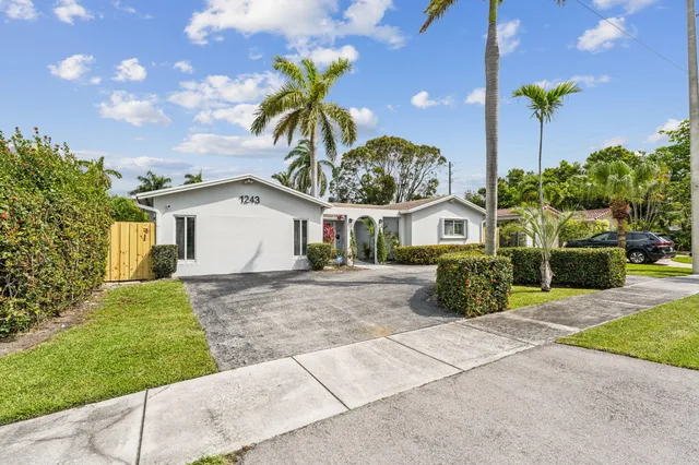 $1,000,000 | 1243 Garfield Street, Hollywood, FL 33019