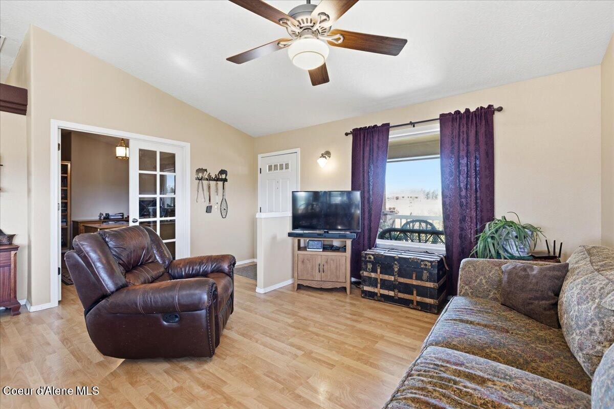 222 East Remington Road Athol, ID 83801 - Photo 14 of 78 Living Room with Vaulted Ceiling