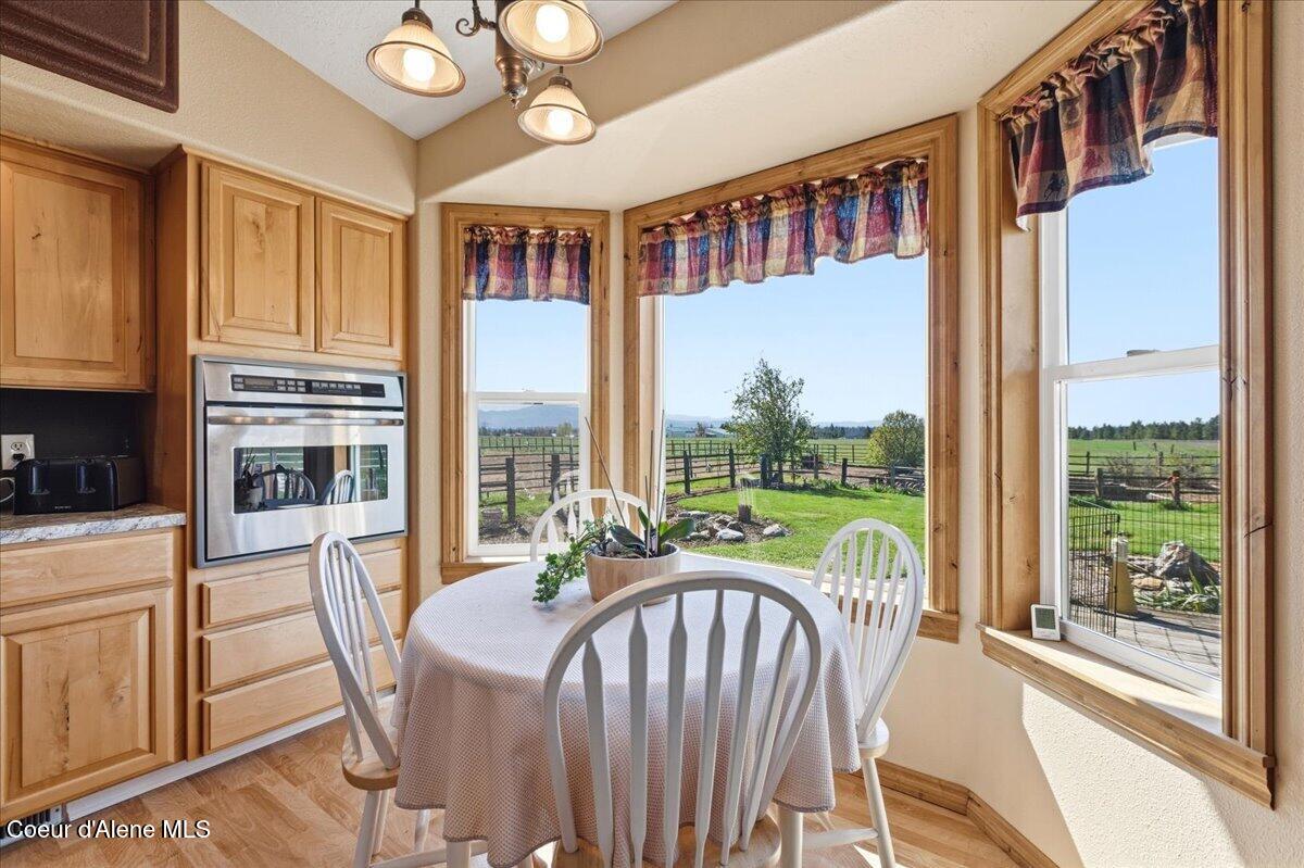 222 East Remington Road Athol, ID 83801 - Photo 18 of 78 Sunny Casual Dining