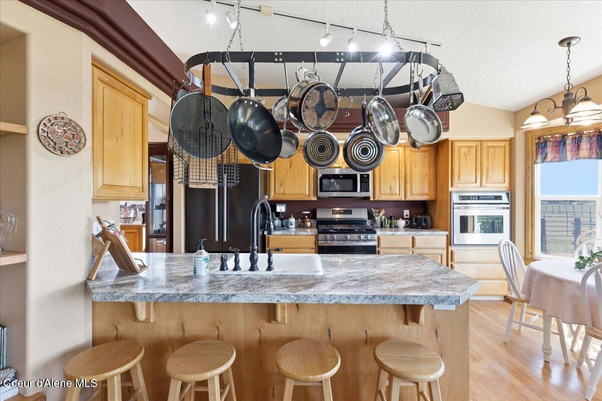 222 East Remington Road Athol, ID 83801 - Photo 23 of 78 Breakfast Bar