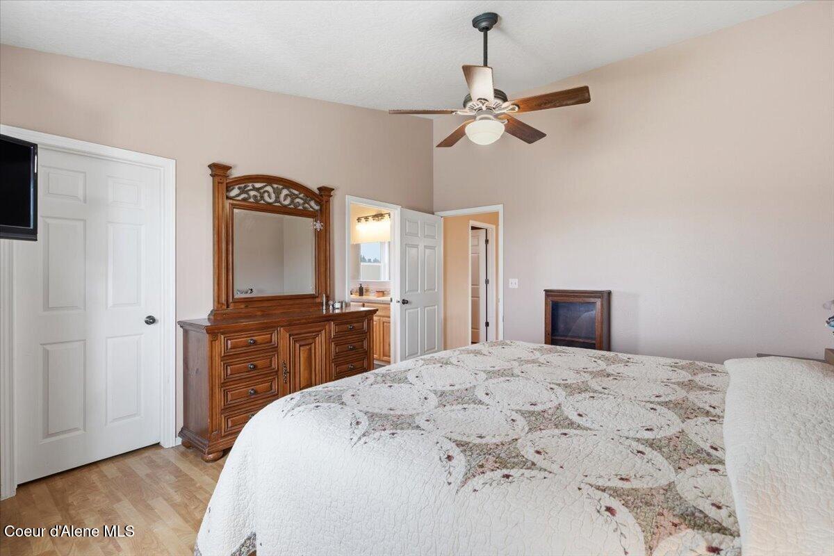 222 East Remington Road Athol, ID 83801 - Photo 22 of 73 With Walk-In Closet, Vaulted Ceilings