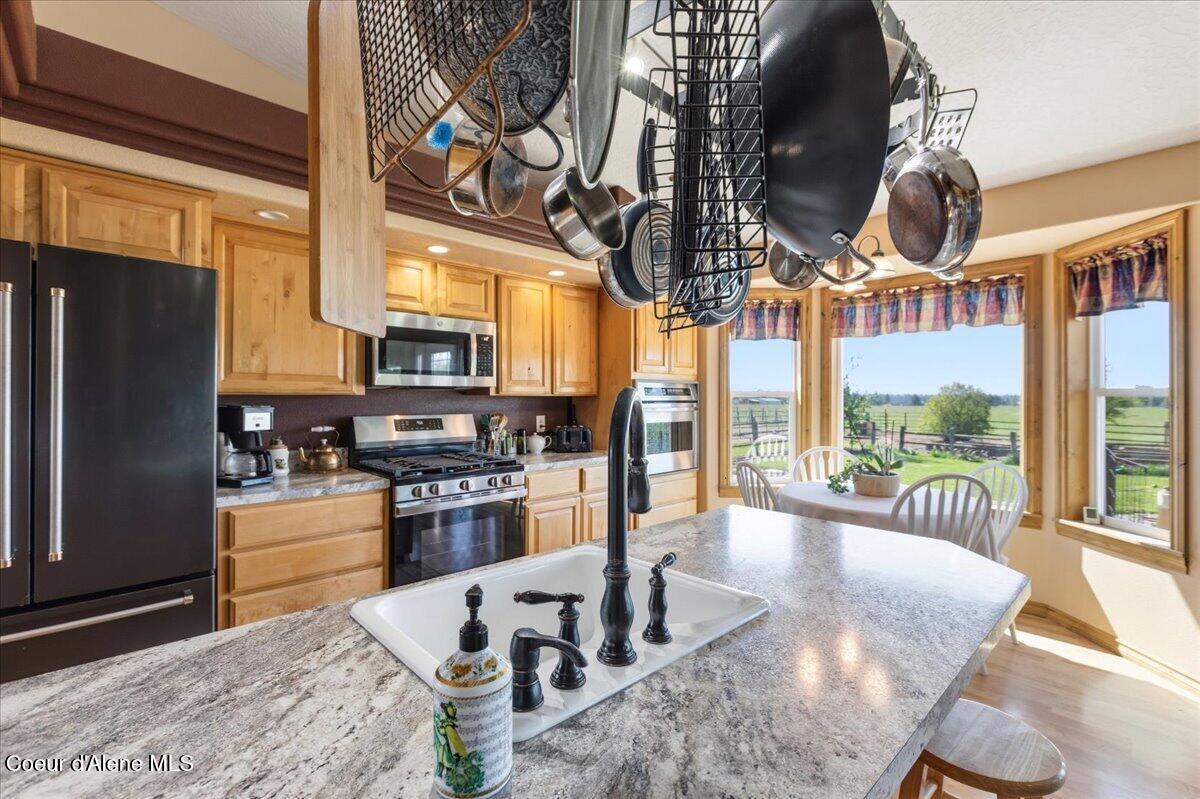 222 East Remington Road Athol, ID 83801 - Photo 24 of 78 Breakfast Bar and Nook