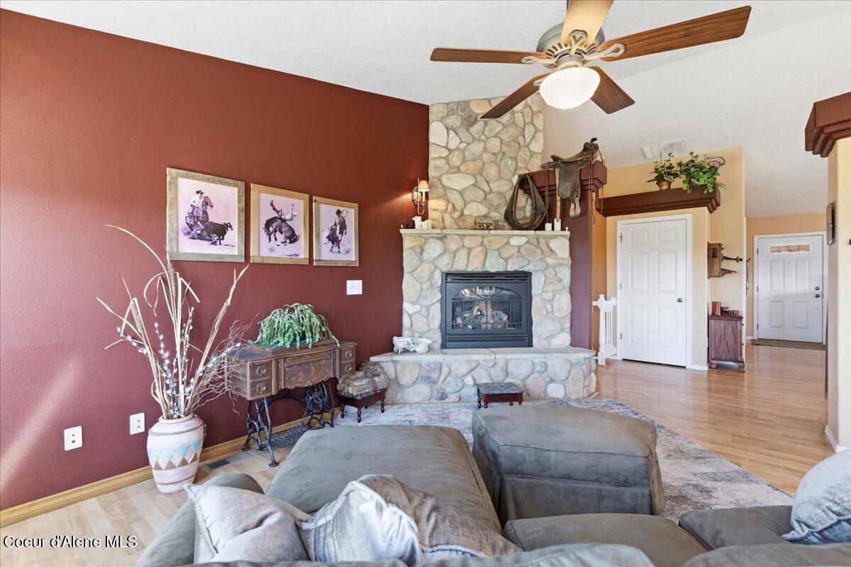 222 East Remington Road Athol, ID 83801 - Photo 29 of 78 Family room