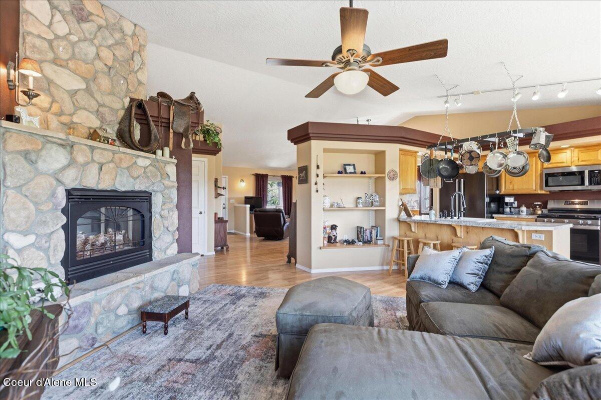 222 East Remington Road Athol, ID 83801 - Photo 31 of 78 Family Room and Kitchen