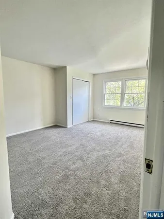 $2,450 | 283 Orchard Street, Unit 1B, Elmwood Park, NJ 07407