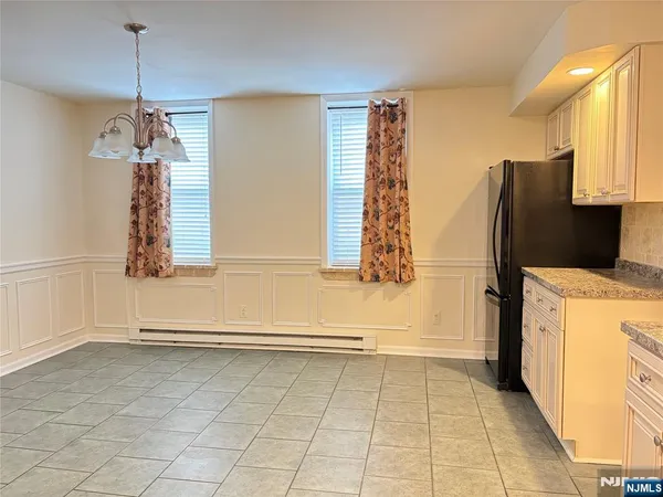 $2,450 | 283 Orchard Street, Unit 1B, Elmwood Park, NJ 07407