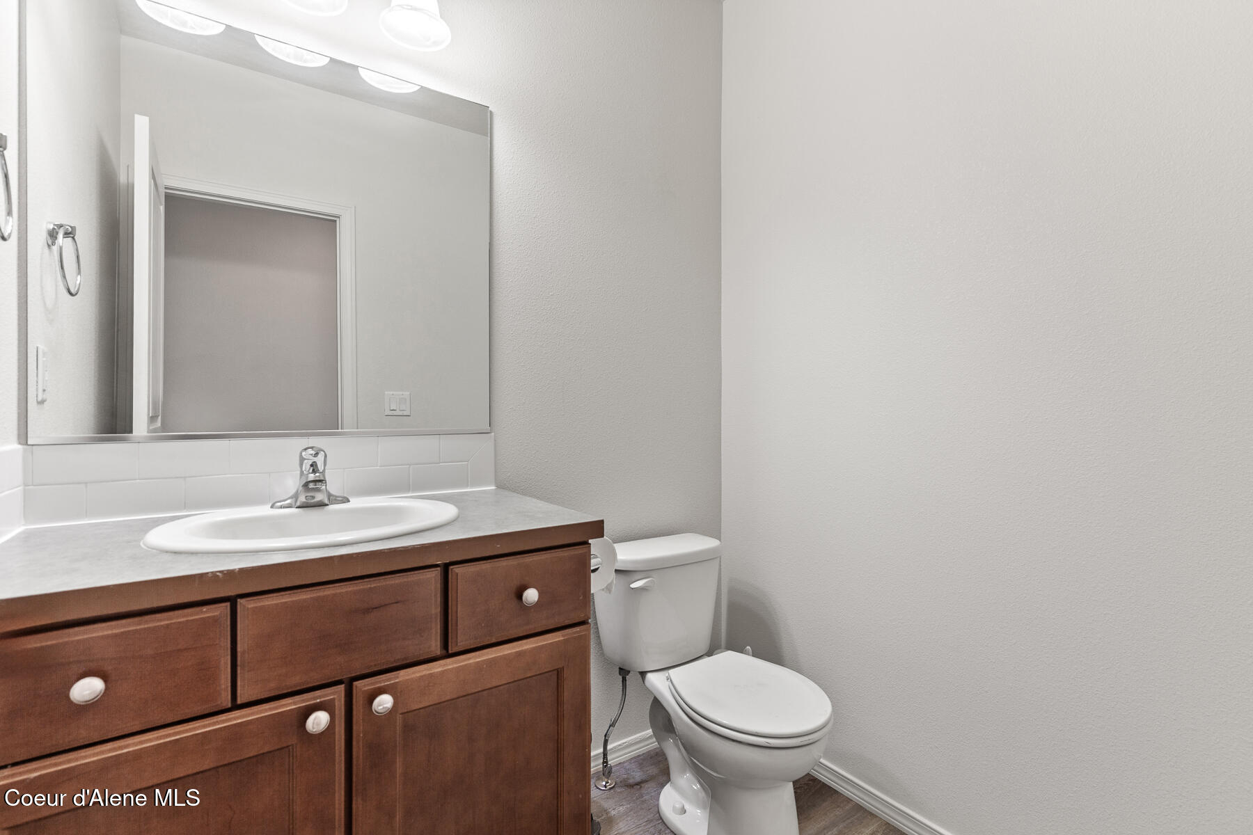 6104 West Alliance Street Rathdrum, ID 83858 - Photo 12 of 27 Bathroom