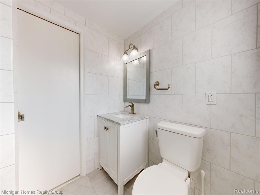 1901 Woodgate Drive Troy, MI 48083 - Photo 52 of 61