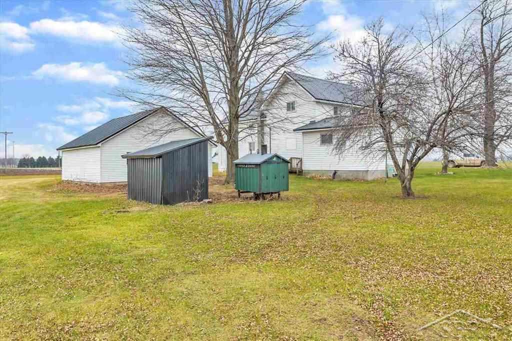 10532 North Wheeler Road Wheeler, MI 48662 - Photo 41 of 56 50063317-40.JPG