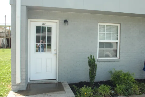 $1,050 | 517 Bybee Branch Road, Unit 37, McMinnville, TN 37110