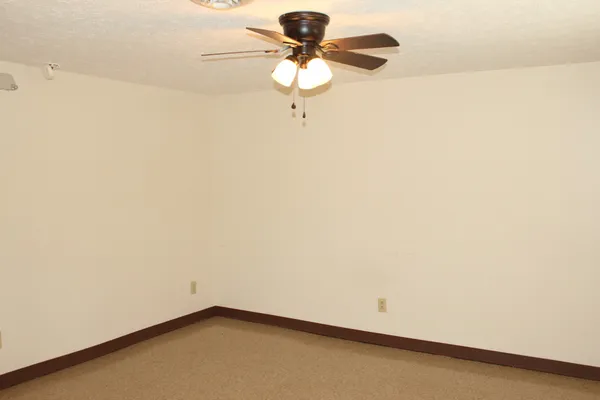 $1,050 | 517 Bybee Branch Road, Unit 37, McMinnville, TN 37110