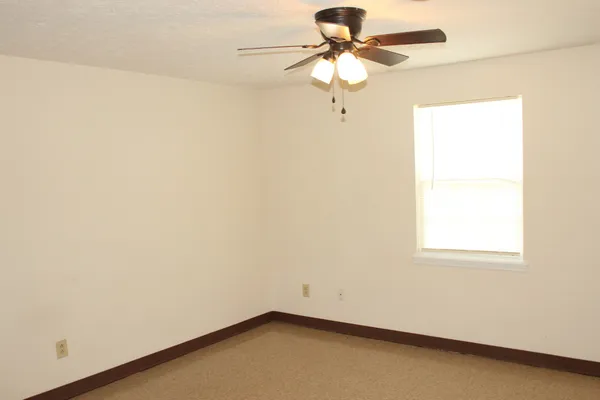 $1,050 | 517 Bybee Branch Road, Unit 37, McMinnville, TN 37110
