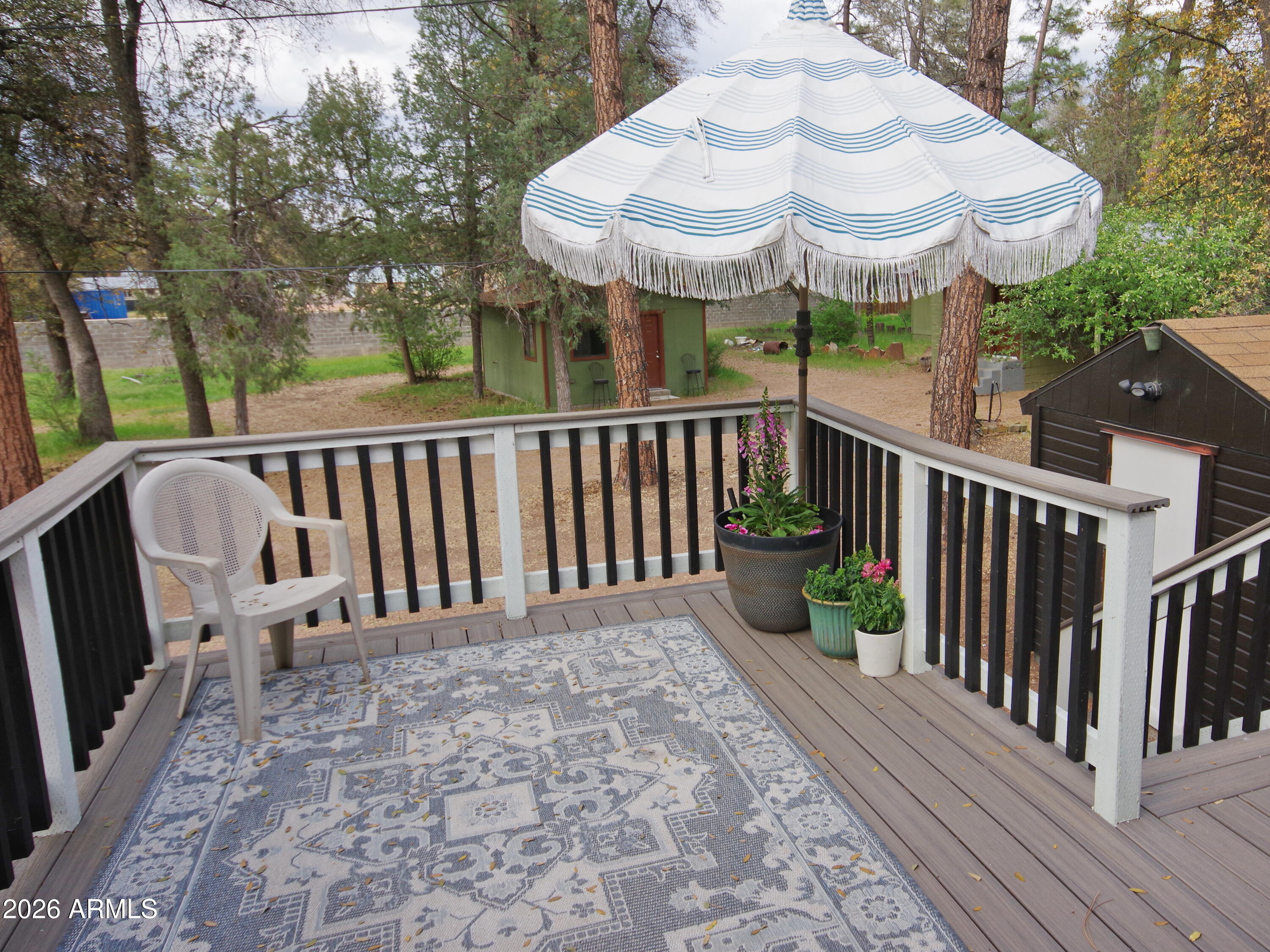 200 East Frontier Street Payson, AZ 85541 - Photo 7 of 8 a view of a two chairs with an outdoor space