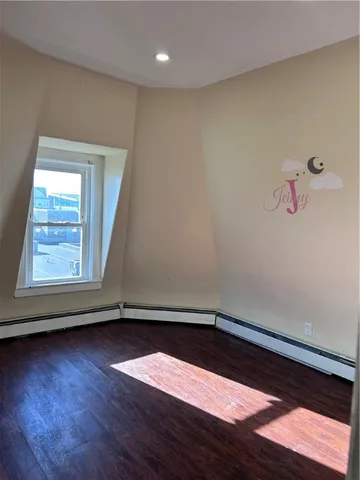 $1,700 | 111 Burnett Street, Unit 3, Providence, RI 02907