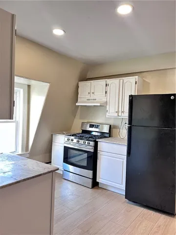 $1,700 | 111 Burnett Street, Unit 3, Providence, RI 02907