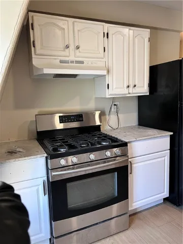 $1,700 | 111 Burnett Street, Unit 3, Providence, RI 02907