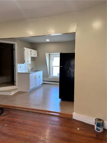 $1,700 | 111 Burnett Street, Unit 3, Providence, RI 02907