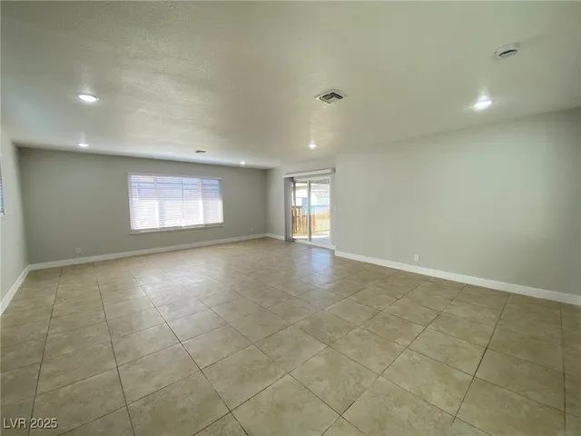 $2,200 | 3545 Moraga Drive, Las Vegas, NV 89103