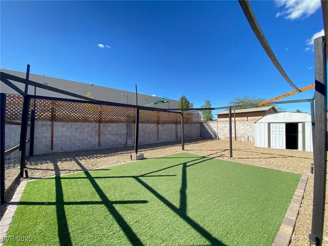 $2,200 | 3545 Moraga Drive, Las Vegas, NV 89103