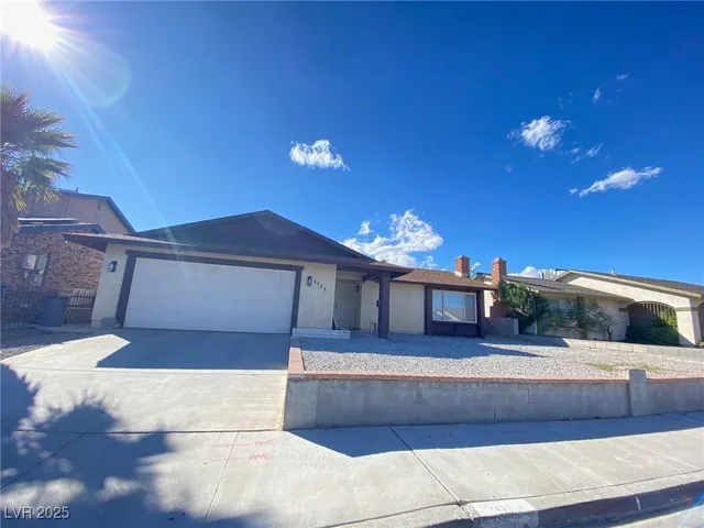 $2,200 | 3545 Moraga Drive, Las Vegas, NV 89103