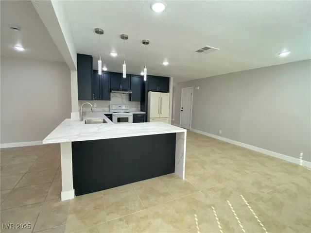 $2,200 | 3545 Moraga Drive, Las Vegas, NV 89103