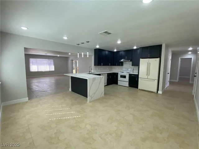 $2,200 | 3545 Moraga Drive, Las Vegas, NV 89103