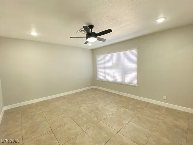 $2,200 | 3545 Moraga Drive, Las Vegas, NV 89103