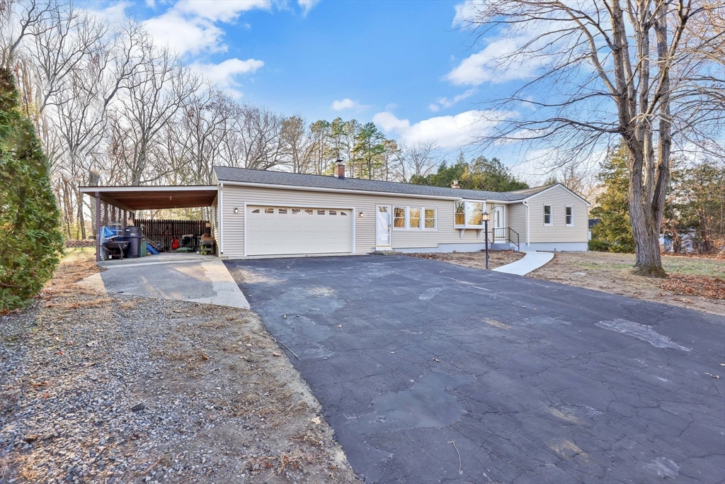 3 Greenacre Road South Hadley, MA 01075 - Photo 3 of 40 Gallery Image 3
