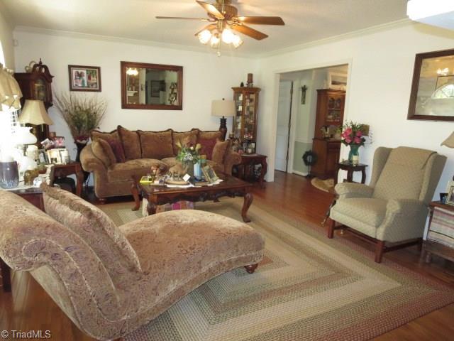 3792 Welcome-Arcadia Road Lexington, NC 27295 - Photo 4 of 30 Living Room w/ Wood Floors