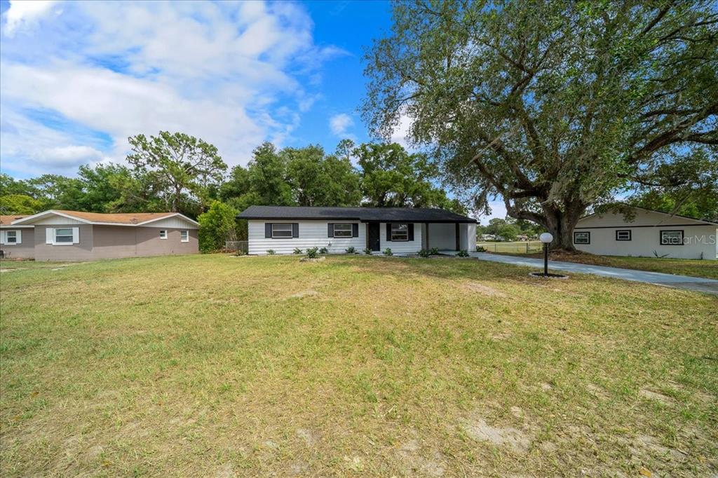 475 Lake Road Ocala, FL 34472 - Photo 2 of 41