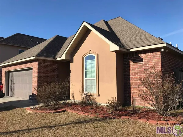 $2,100 | 9437 Redwood Lake Boulevard, Zachary, LA 70791