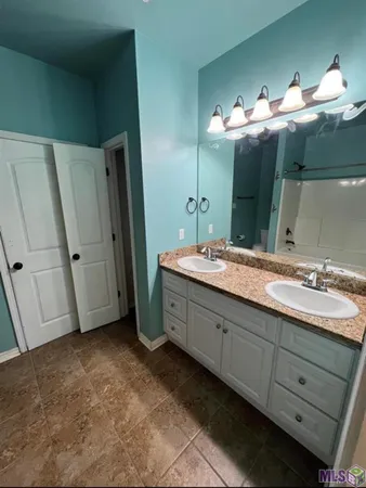 $2,100 | 9437 Redwood Lake Boulevard, Zachary, LA 70791