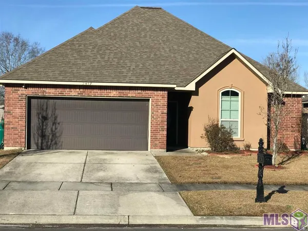 $2,100 | 9437 Redwood Lake Boulevard, Zachary, LA 70791