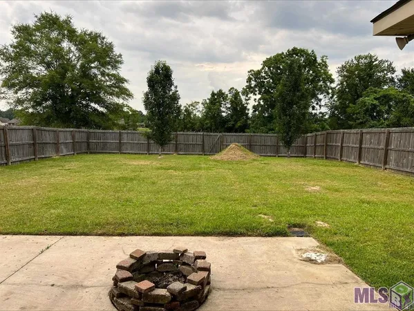 $2,100 | 9437 Redwood Lake Boulevard, Zachary, LA 70791