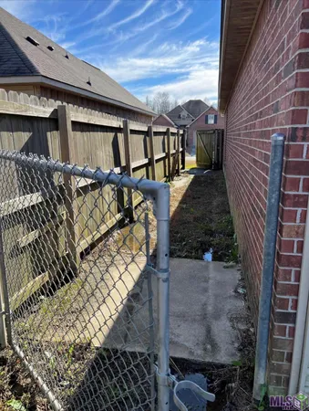 $2,100 | 9437 Redwood Lake Boulevard, Zachary, LA 70791