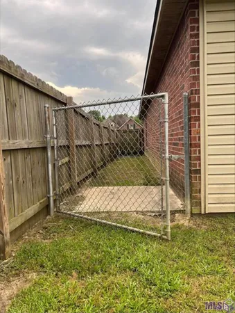 $2,100 | 9437 Redwood Lake Boulevard, Zachary, LA 70791