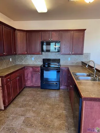 $2,100 | 9437 Redwood Lake Boulevard, Zachary, LA 70791