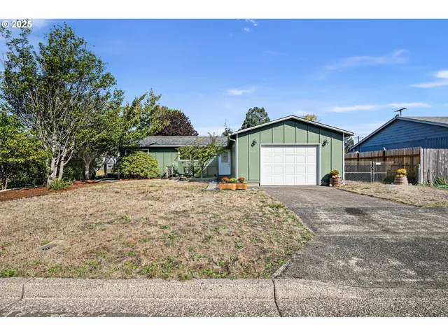 a house view with a outdoor space