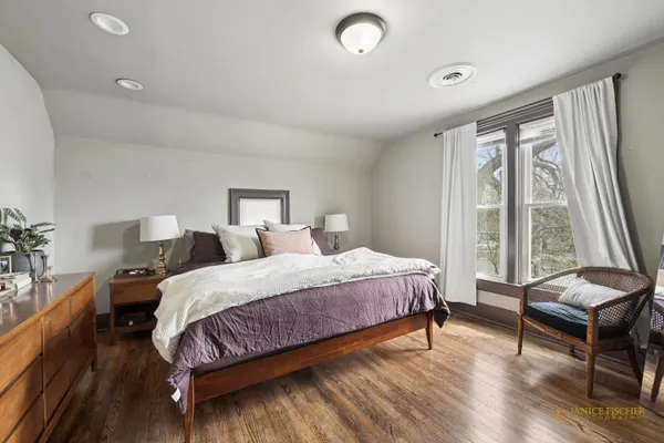 $255,000 | 2522 East State Street, Rockford, IL 61107