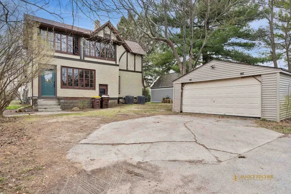 $255,000 | 2522 East State Street, Rockford, IL 61107