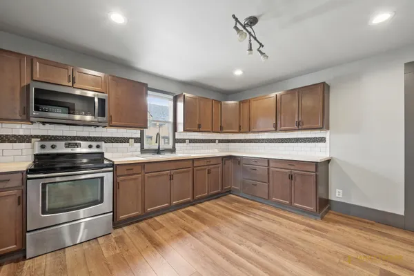 $255,000 | 2522 East State Street, Rockford, IL 61107