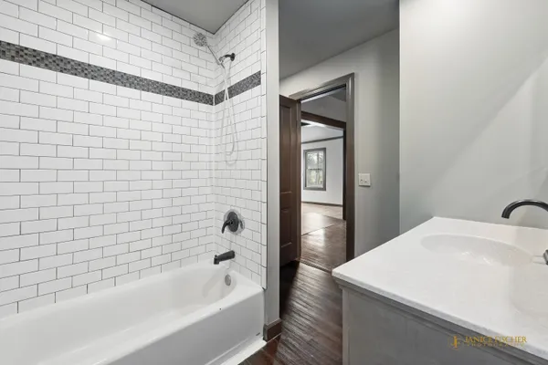 $255,000 | 2522 East State Street, Rockford, IL 61107