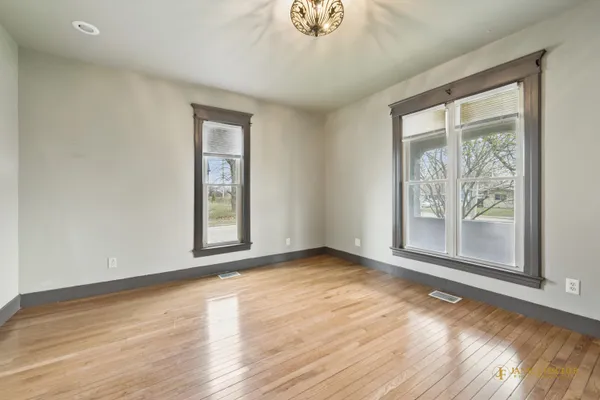 $255,000 | 2522 East State Street, Rockford, IL 61107