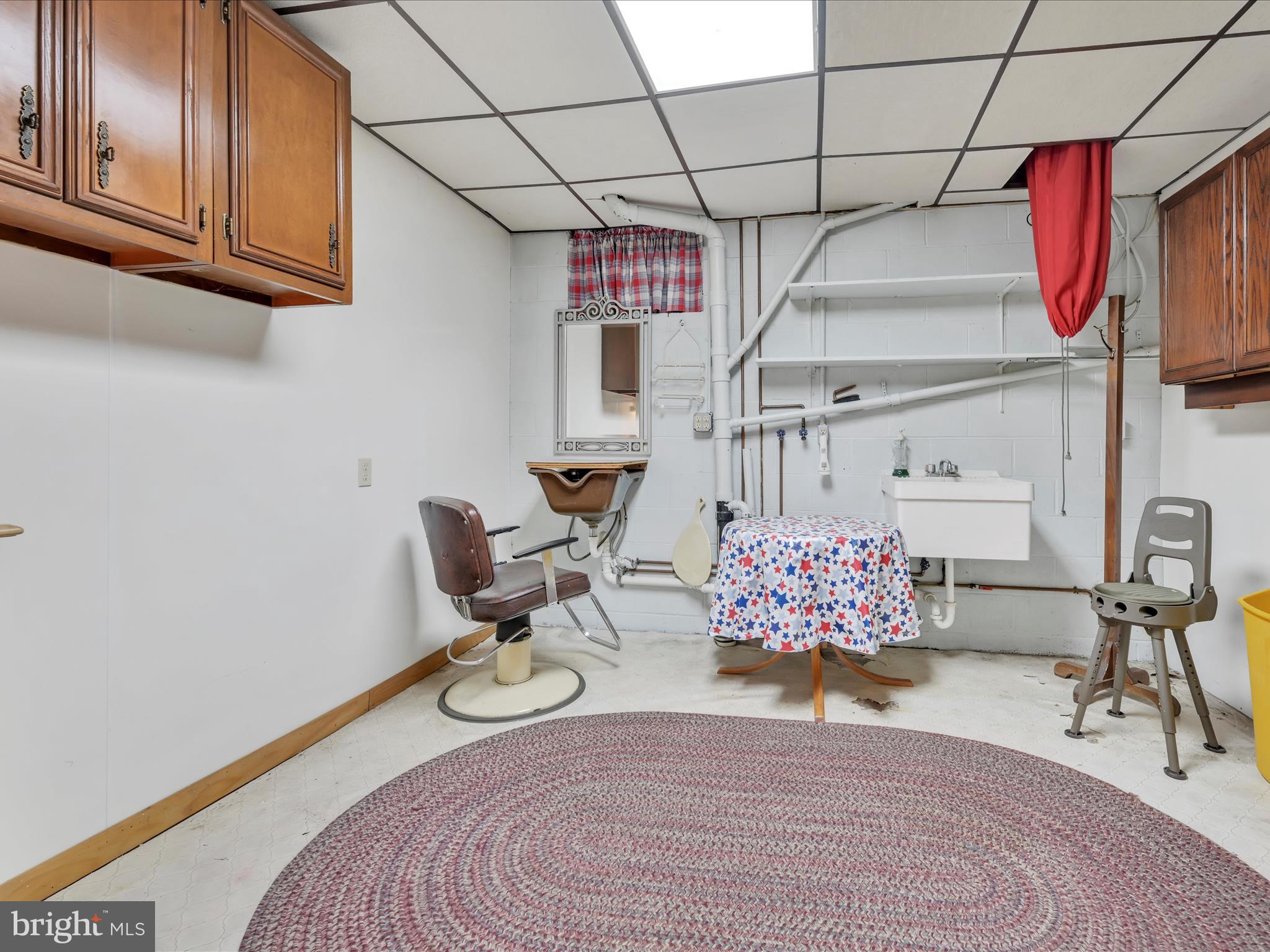 321 Wolf Creek Road Bernville, PA 19506 - Photo 27 of 49 a bedroom with furniture and a chair